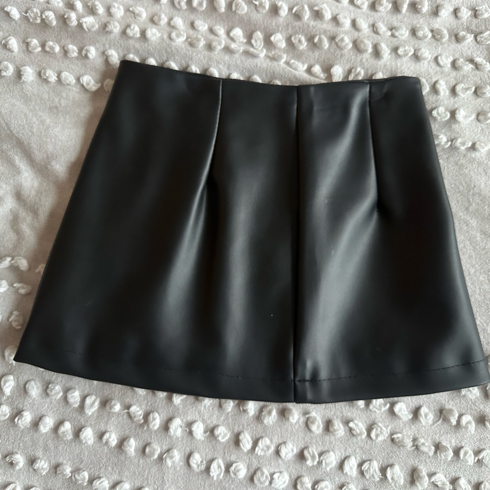 BUNDLE LITTLE GIRLS LEATHER SHORTS AND SKIRT! Only worn ONCE!!
